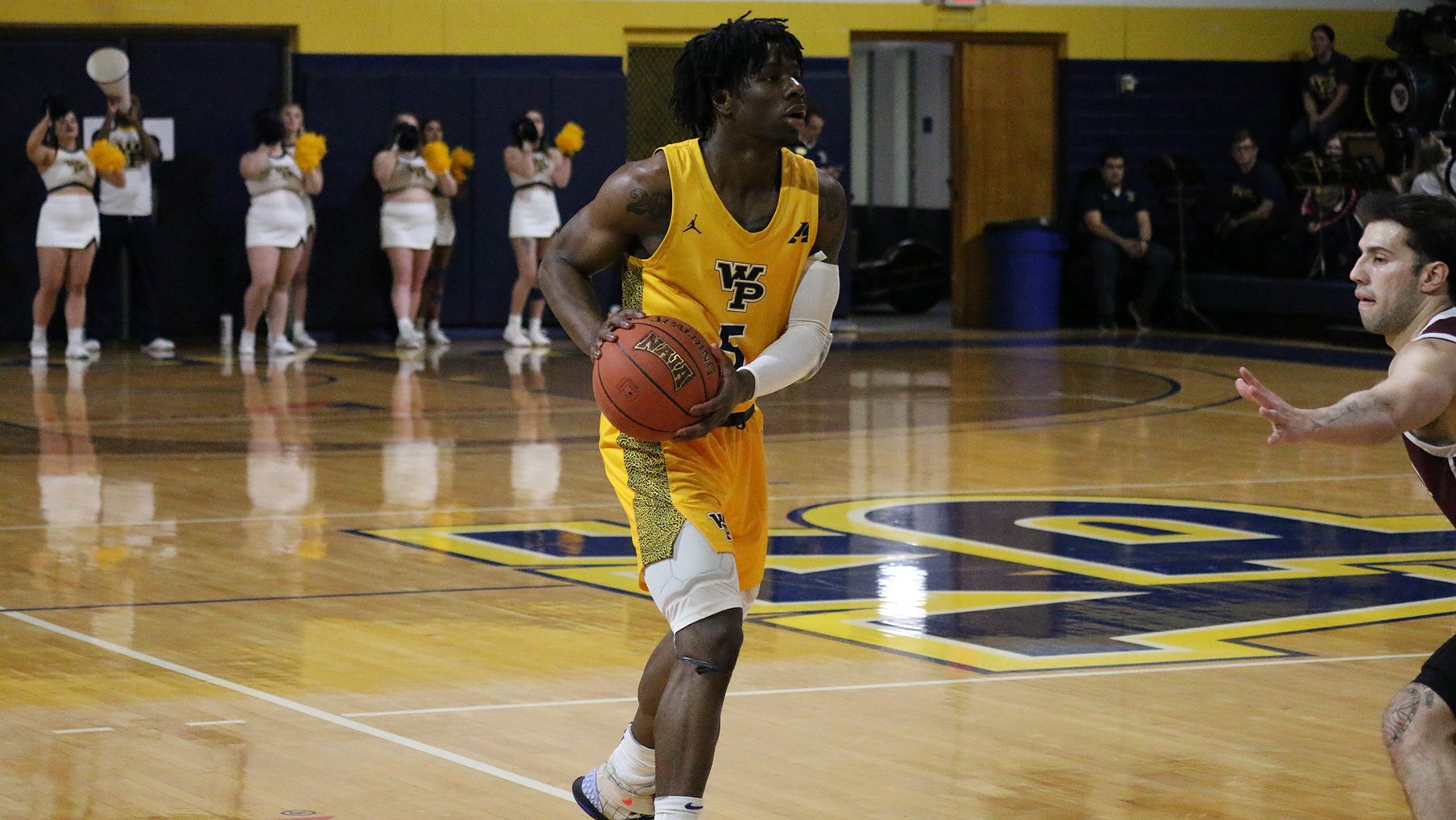 Cruesoe Leads Statesmen to Road Win