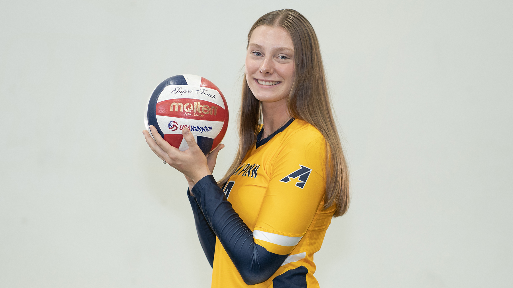 Statesmen Split Four Matches at Aquinas Tourney