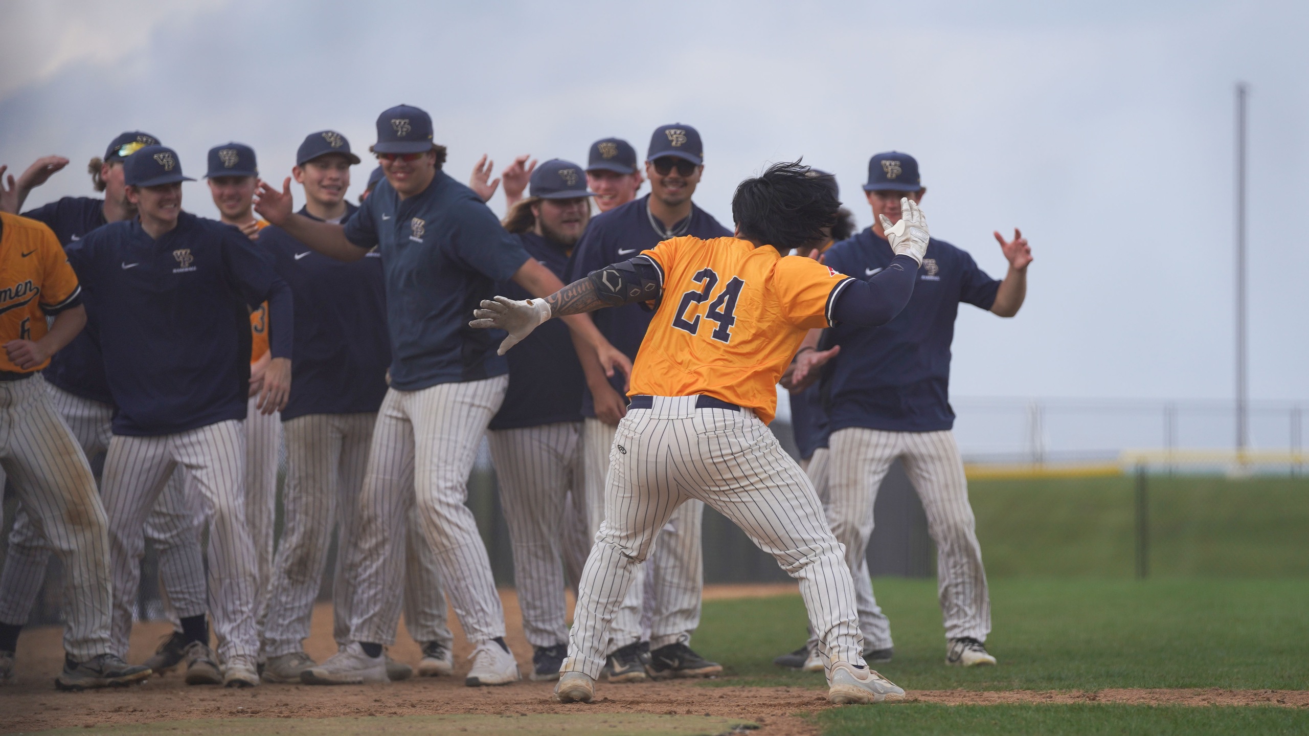 Statesmen Split with Vikings on Senior Day