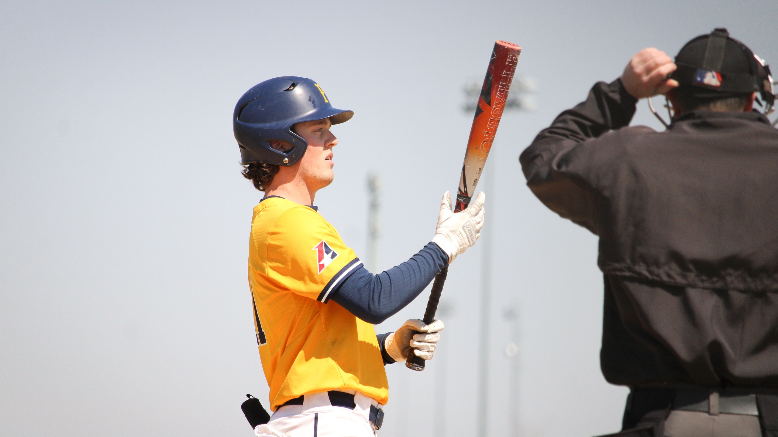 Statesmen Sweep Yellowjackets to Start Conference Play 2-0