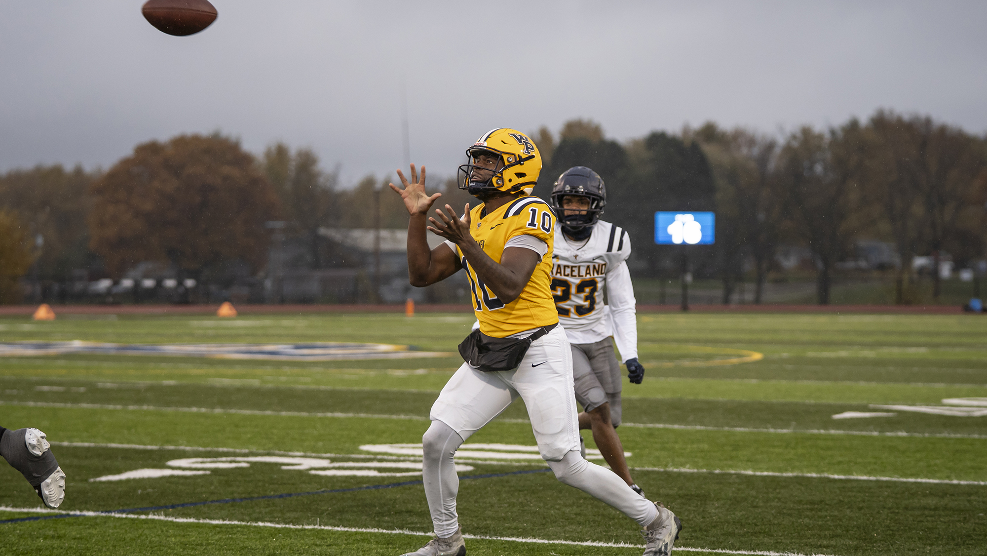 Everett Earns First Career POW Honor