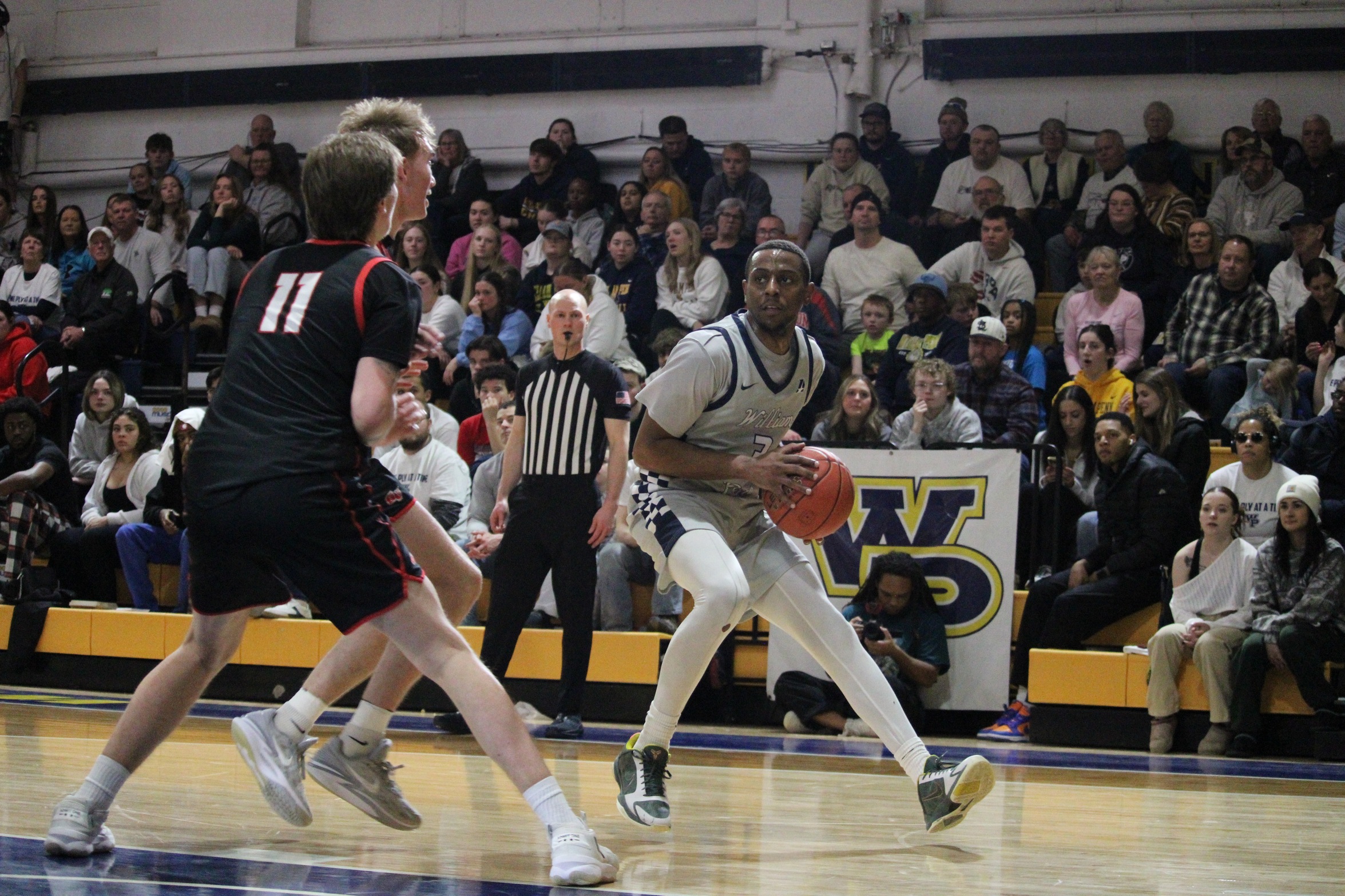 Statesmen Take Down Rival Grand View in TP Game