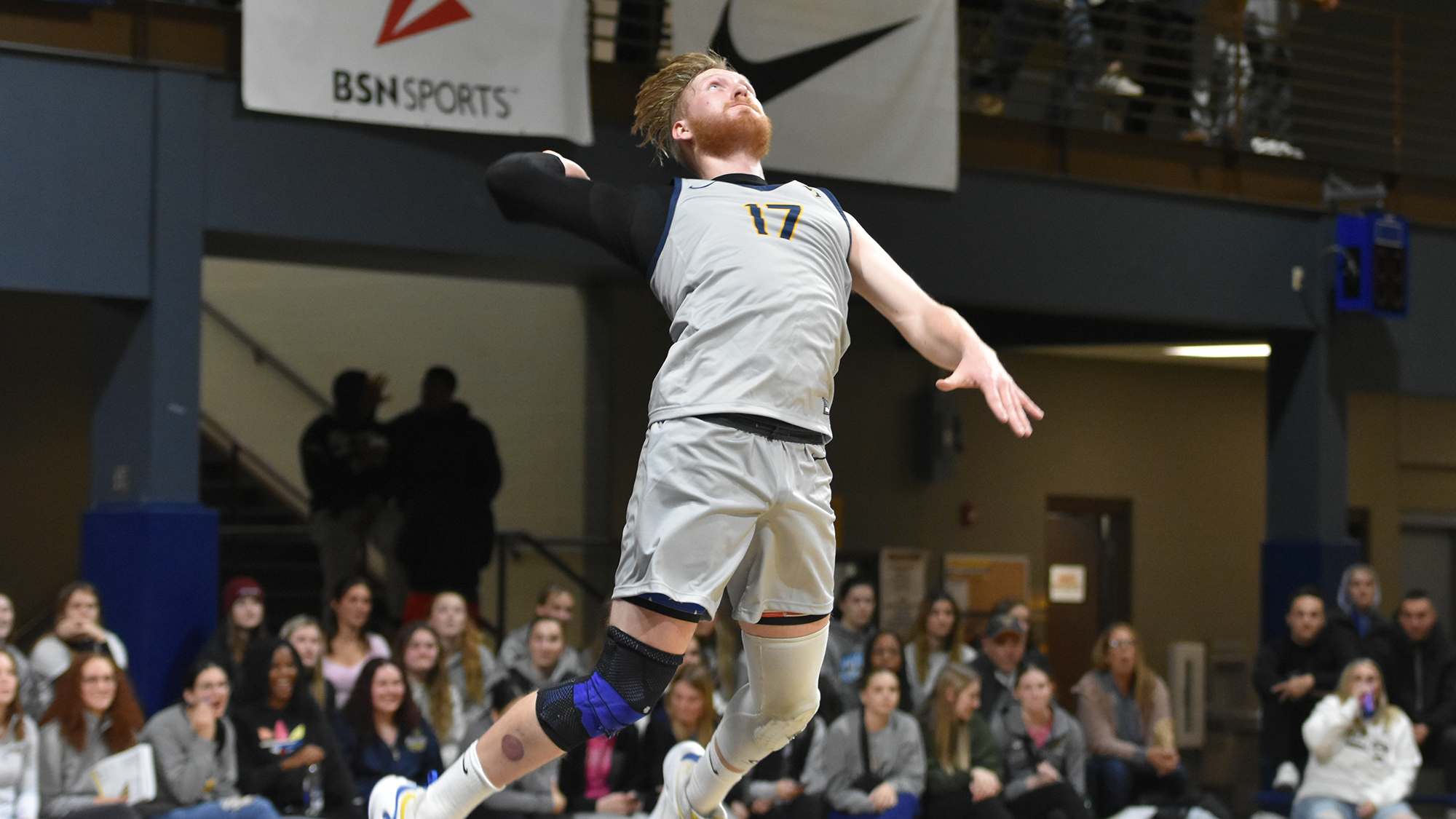 Statesmen Topple Missouri Valley for Crucial Road Win