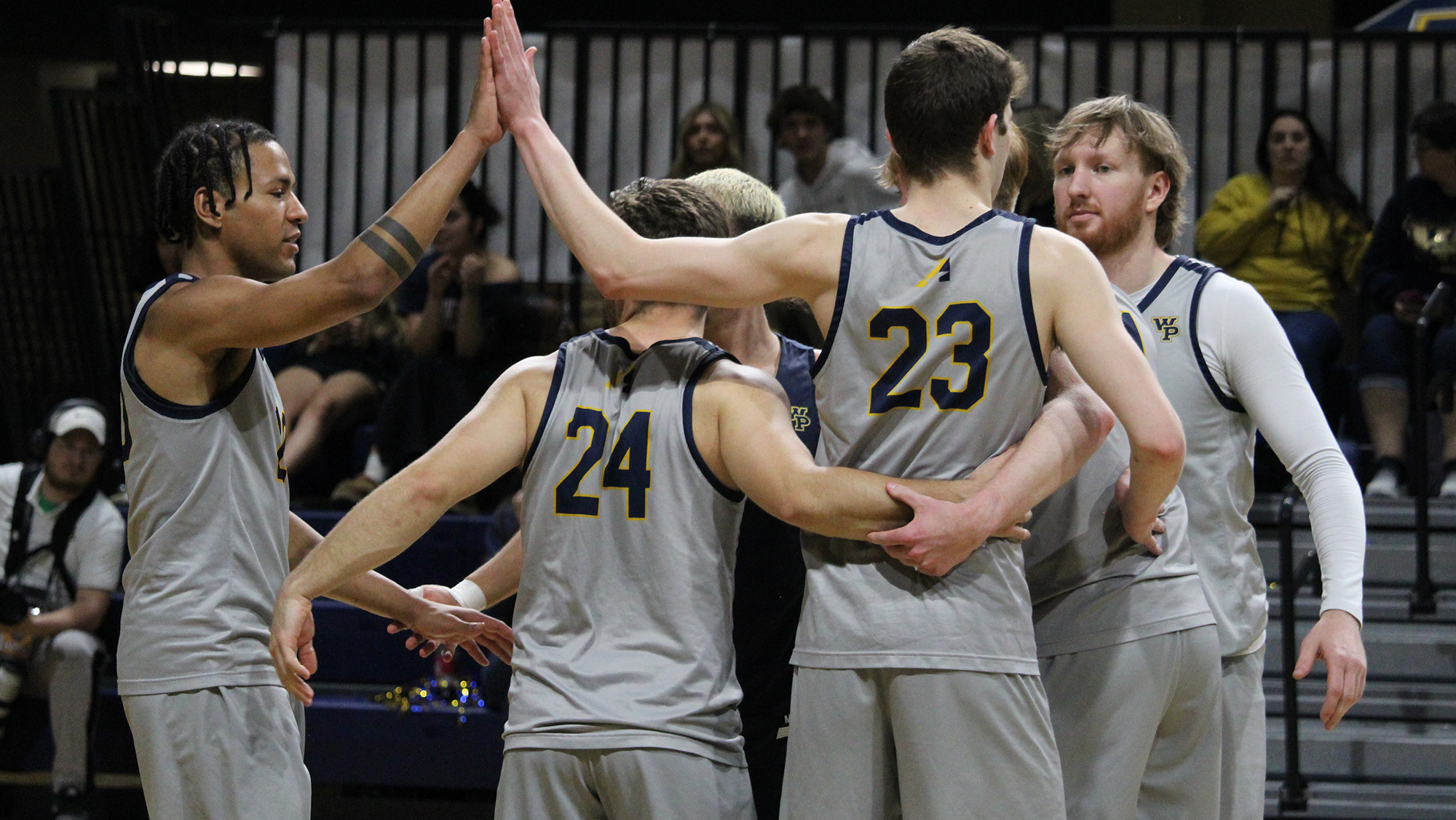 Statesmen Secure Share of Conference Title in Sweep Over Yellowjackets