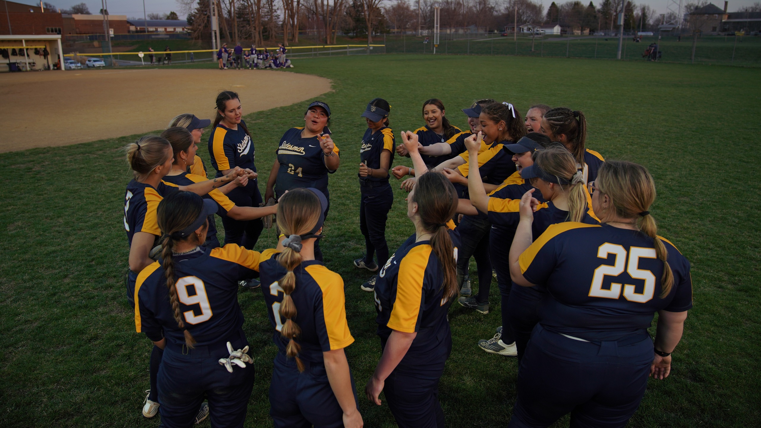 Homers Lead WPU to Road Sweep of Yellowjackets