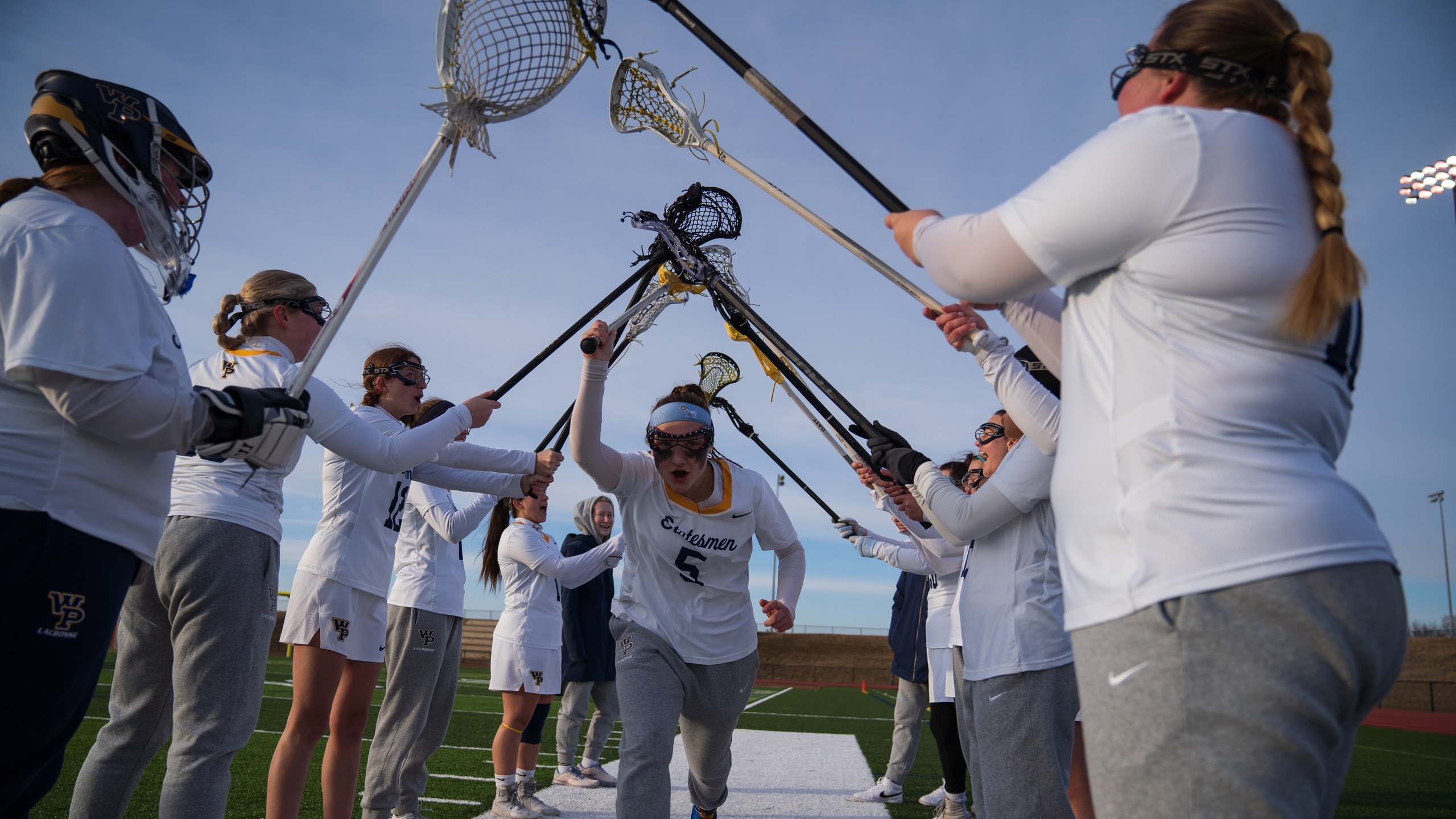 Statesmen Continue Undefeated Season